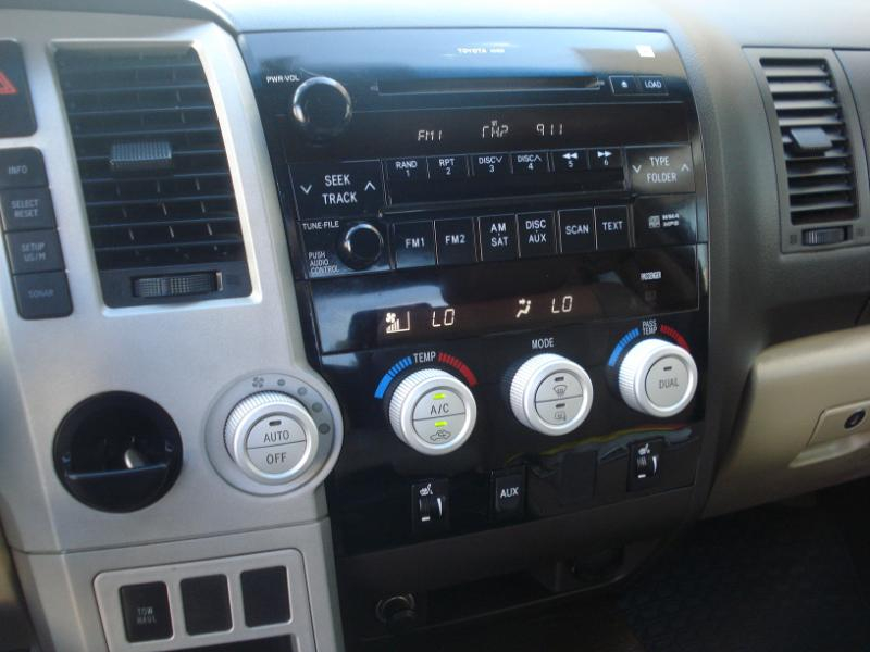 Toyota Tundra Limited Double Cab 5.7L 2WD 2008