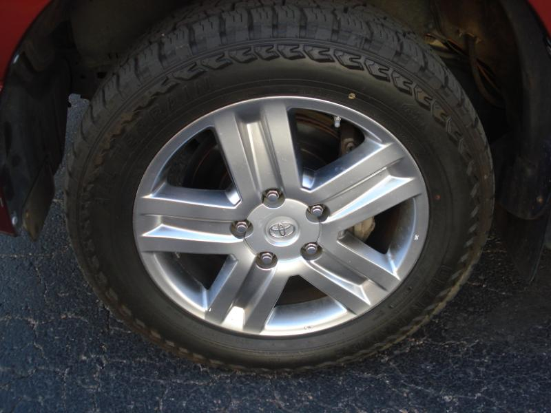 Toyota Tundra Limited Double Cab 5.7L 2WD 2008