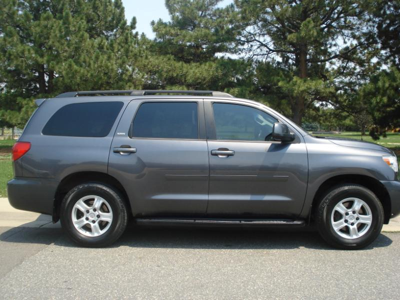 Toyota Sequoia SR5 5.7L 4WD 2012