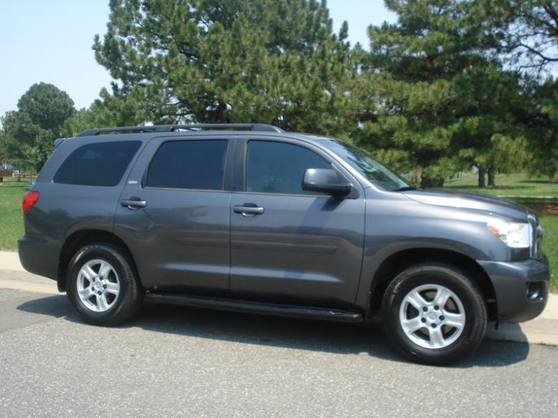 Toyota Sequoia SR5 5.7L 4WD 2012