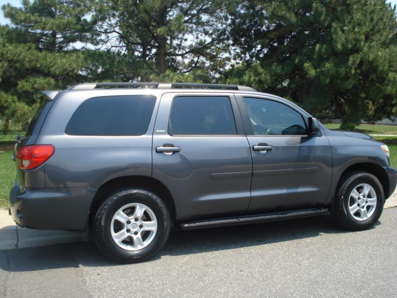 Toyota Sequoia SR5 5.7L 4WD 2012