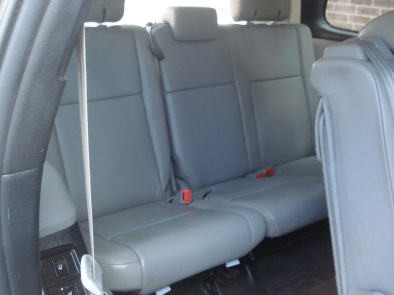 Toyota Sequoia SR5 5.7L 4WD 2012