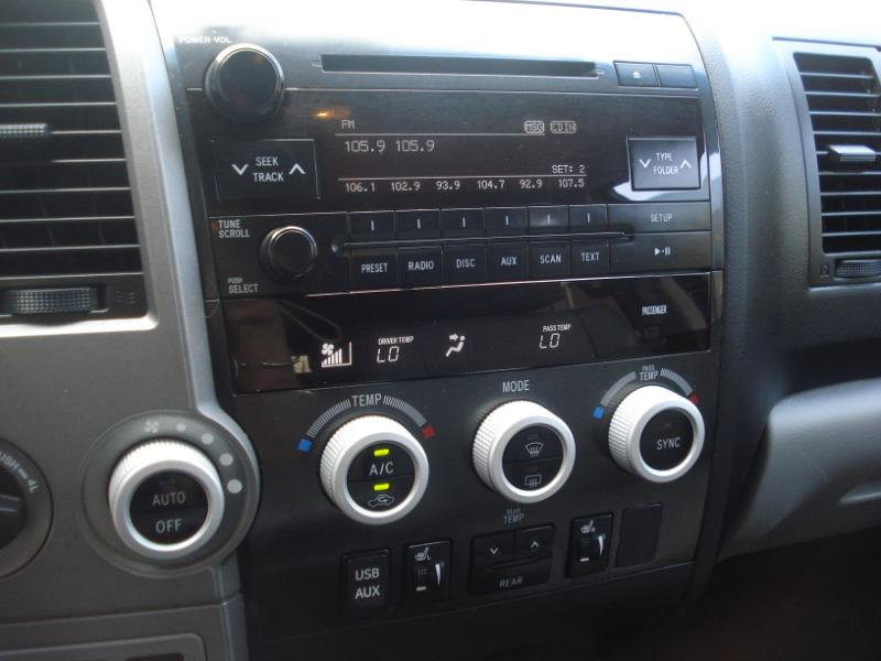 Toyota Sequoia SR5 5.7L 4WD 2012