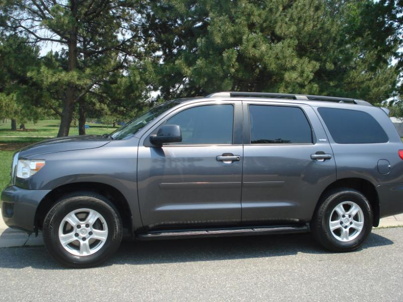 Toyota Sequoia SR5 5.7L 4WD 2012