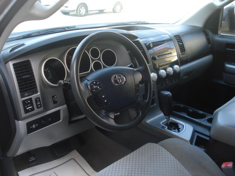 Toyota Tundra Tundra-Grade 5.7L FFV Double Cab 4WD 2011