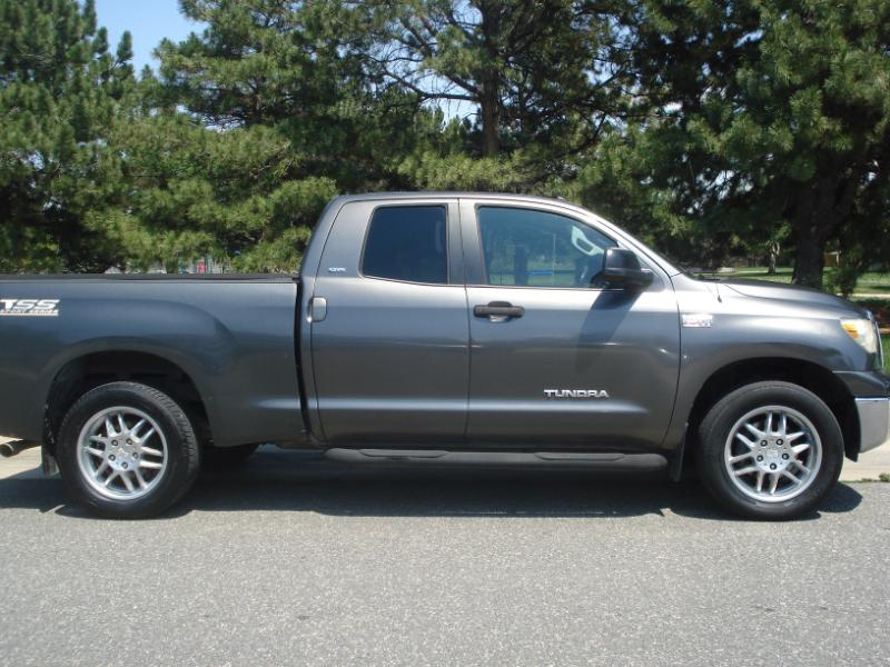 Toyota Tundra Tundra-Grade 5.7L FFV Double Cab 4WD 2011