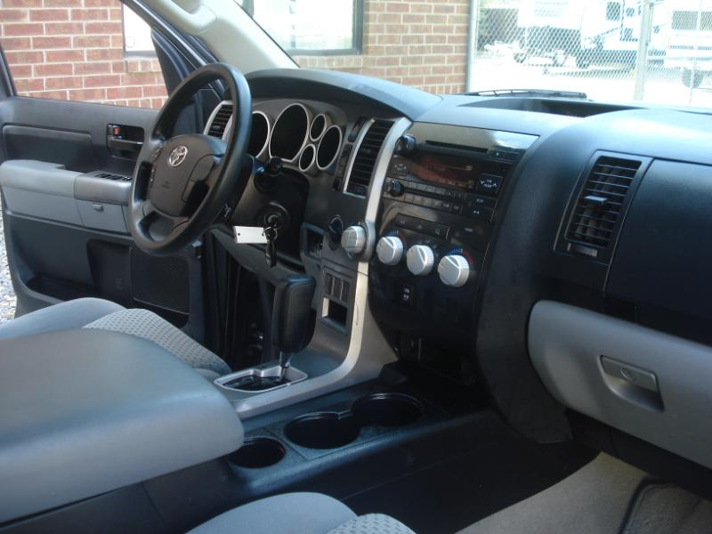 Toyota Tundra Tundra-Grade 5.7L FFV Double Cab 4WD 2011
