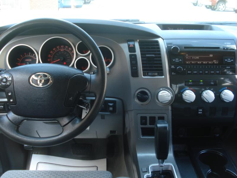 Toyota Tundra Tundra-Grade 5.7L FFV Double Cab 4WD 2011