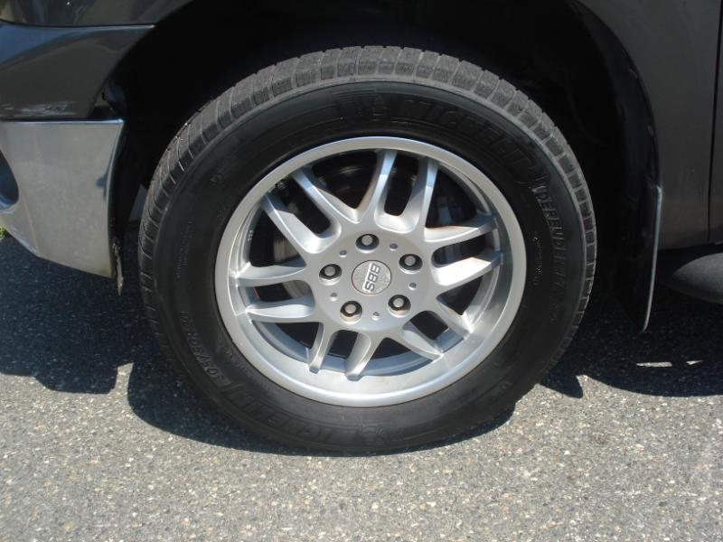 Toyota Tundra Tundra-Grade 5.7L FFV Double Cab 4WD 2011