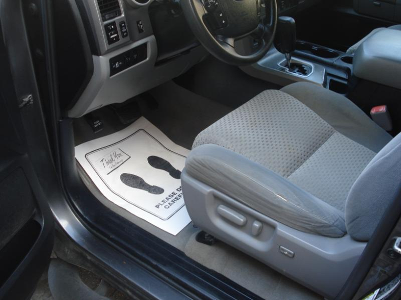 Toyota Tundra Tundra-Grade 5.7L FFV Double Cab 4WD 2011