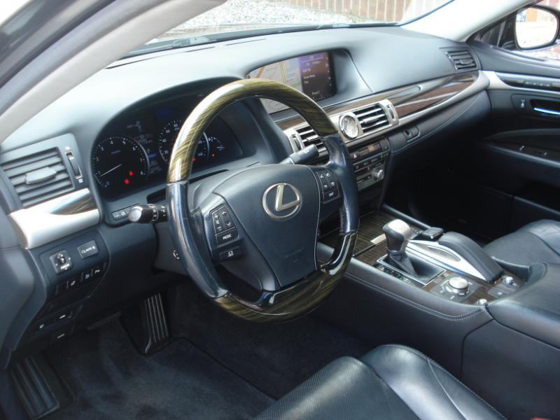 Lexus LS 460 RWD 2017