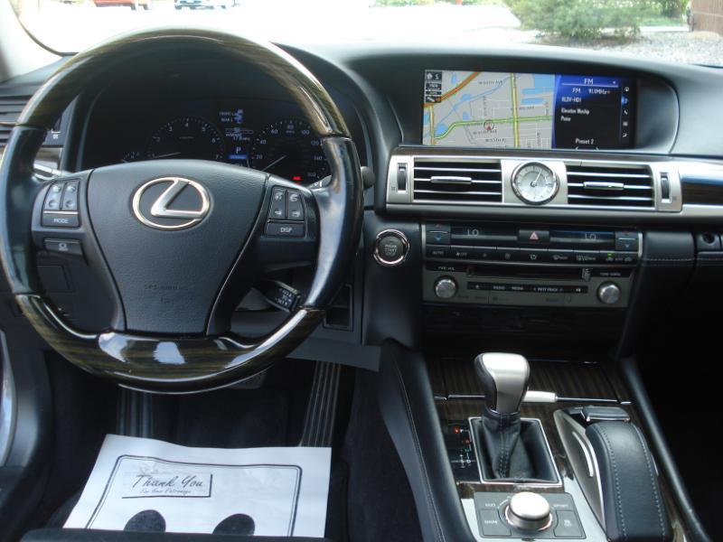Lexus LS photo 6