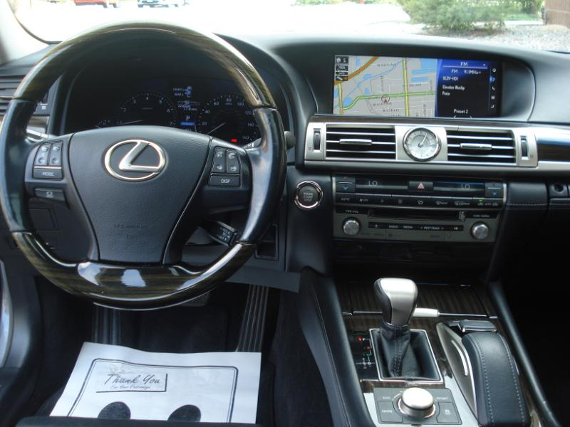 Lexus LS 460 RWD 2017