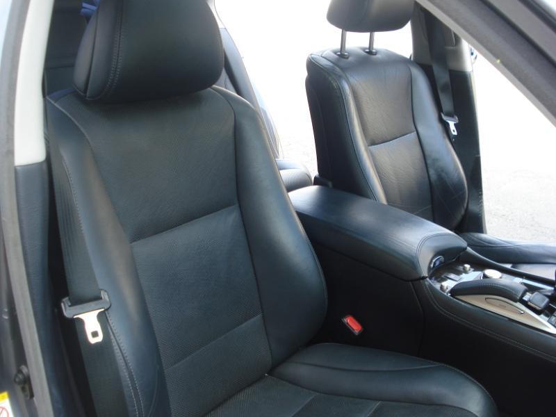 Lexus LS photo 17