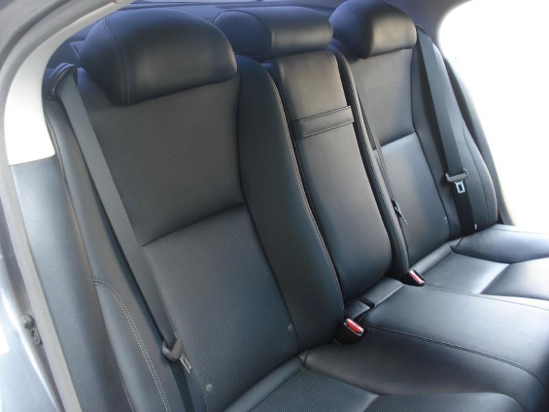 Lexus LS photo 19