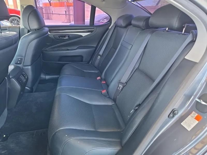 Lexus LS 460 RWD 2017