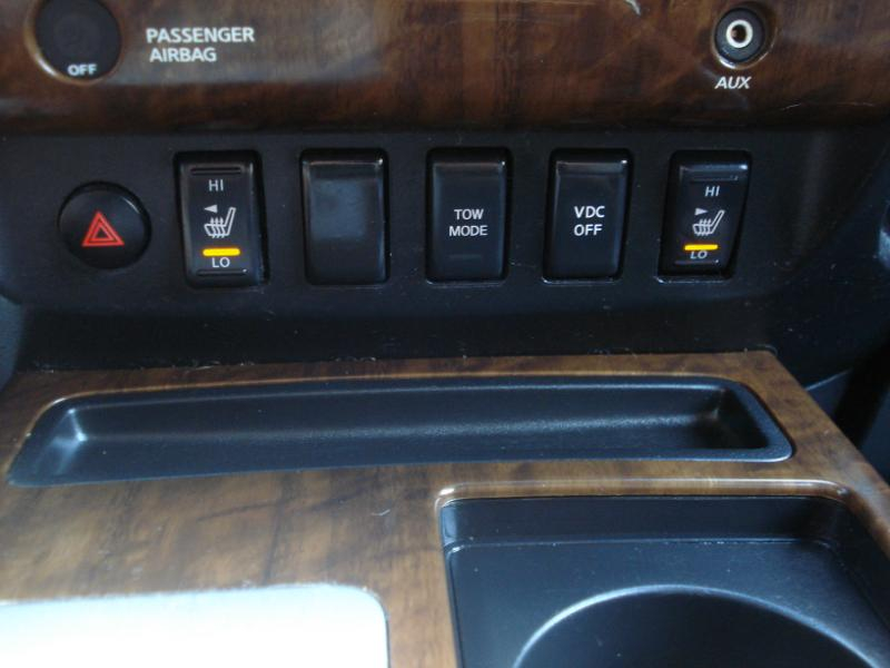 Nissan Titan SL Crew Cab 4WD 2011