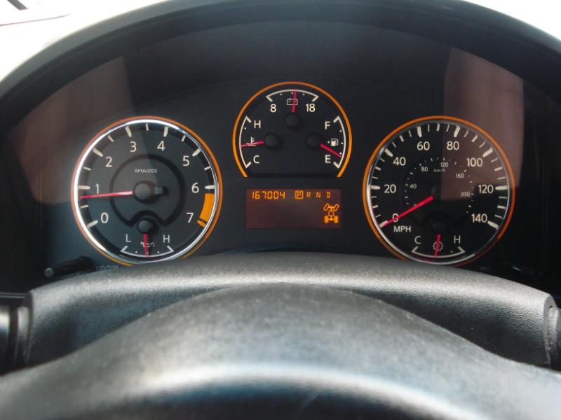 Nissan Titan SL Crew Cab 4WD 2011