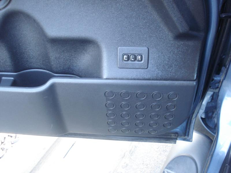 Nissan Titan SL Crew Cab 4WD 2011