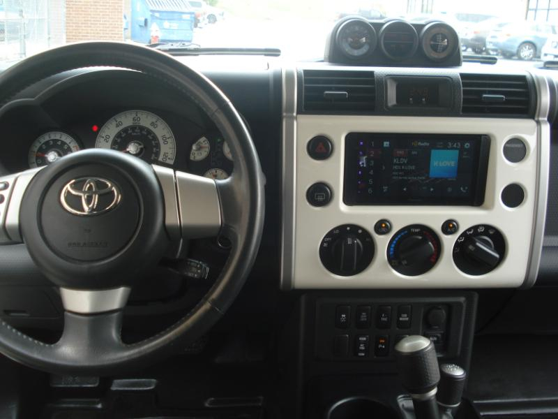 Toyota FJ Cruiser 4WD AT 2010