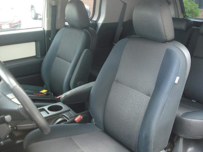 Toyota FJ Cruiser photo 12