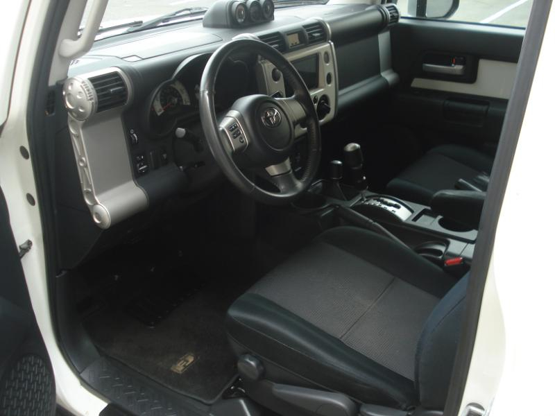 Toyota FJ Cruiser 4WD AT 2010