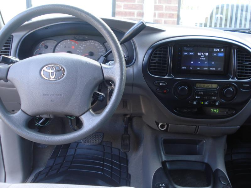 Toyota Sequoia SR5 2WD 2004