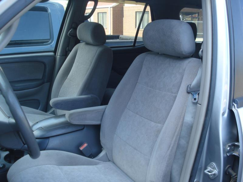 Toyota Sequoia SR5 2WD 2004