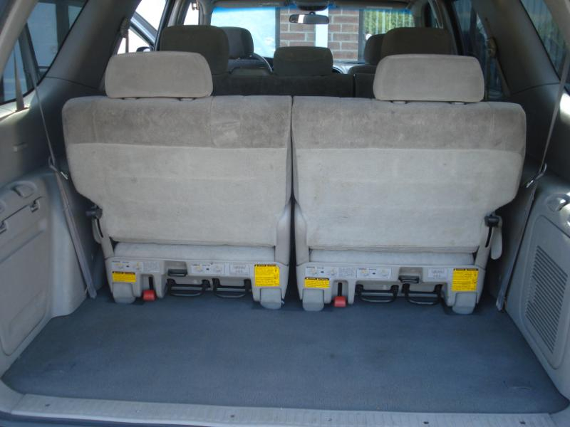 Toyota Sequoia SR5 2WD 2004