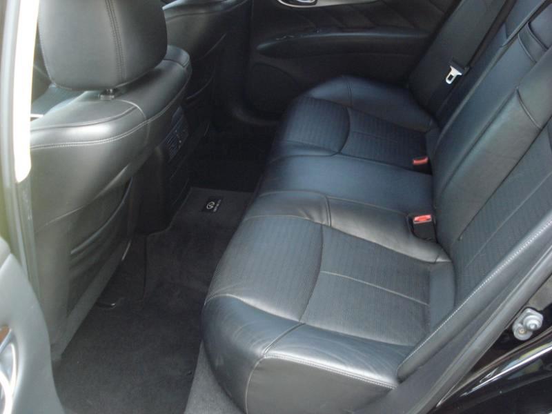 Infiniti M37 photo 22