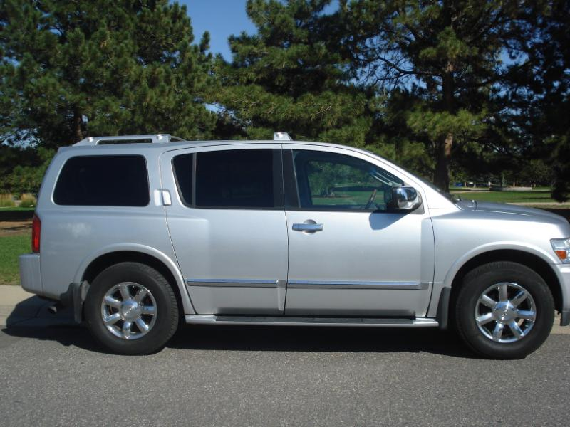 Infiniti QX56 AWD 2004