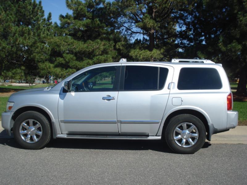 Infiniti QX56 photo 4