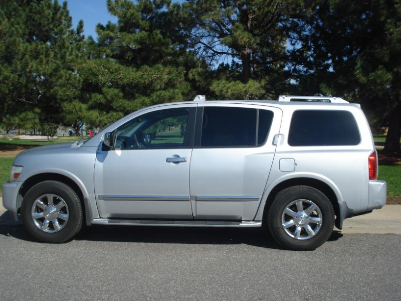 Infiniti QX56 AWD 2004