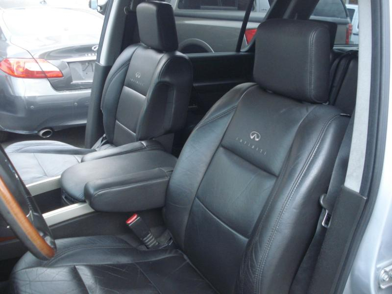 Infiniti QX56 AWD 2004
