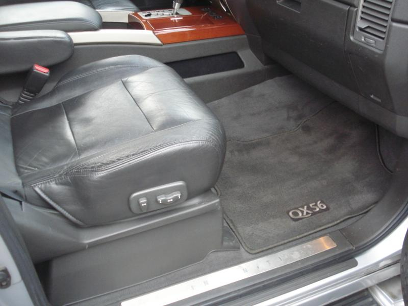 Infiniti QX56 AWD 2004