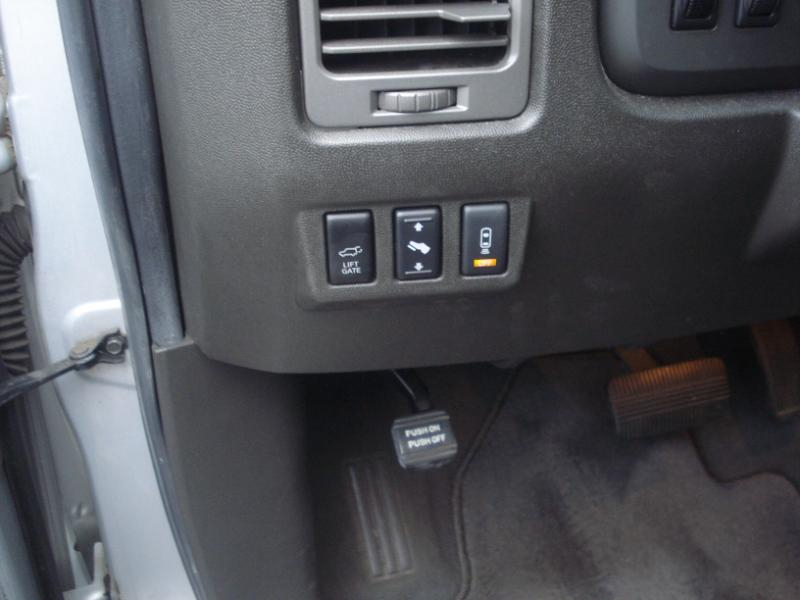 Infiniti QX56 AWD 2004