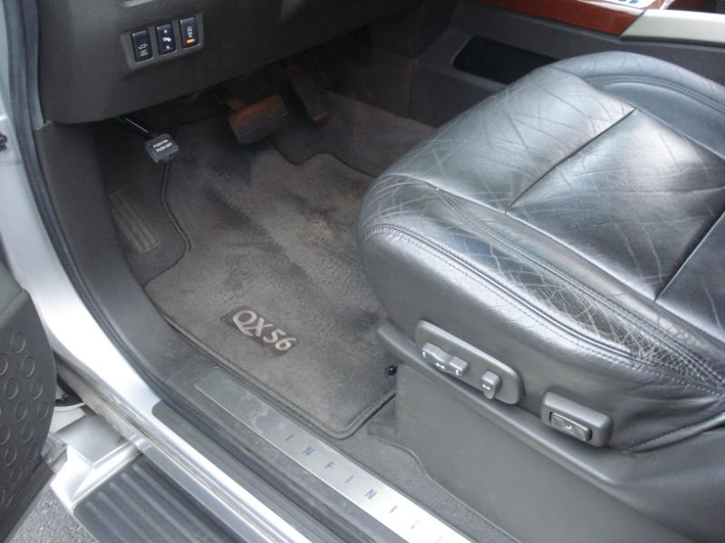 Infiniti QX56 AWD 2004