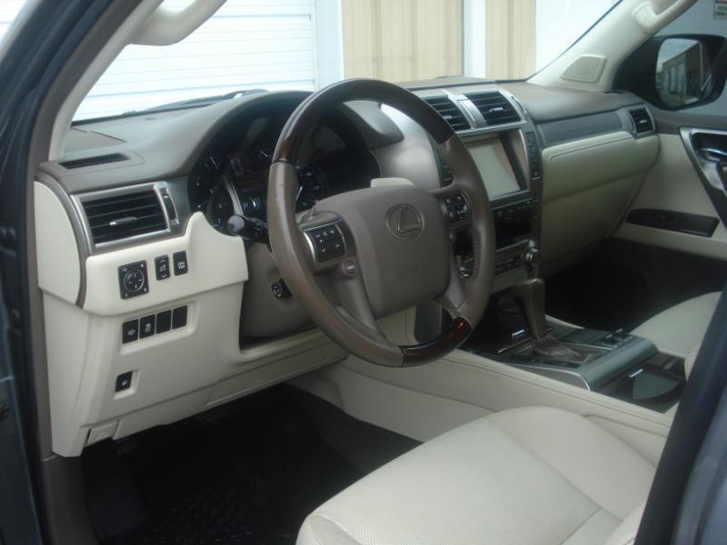 Lexus GX photo 10