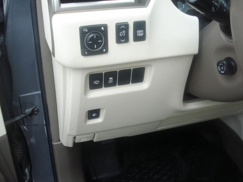 Lexus GX photo 25