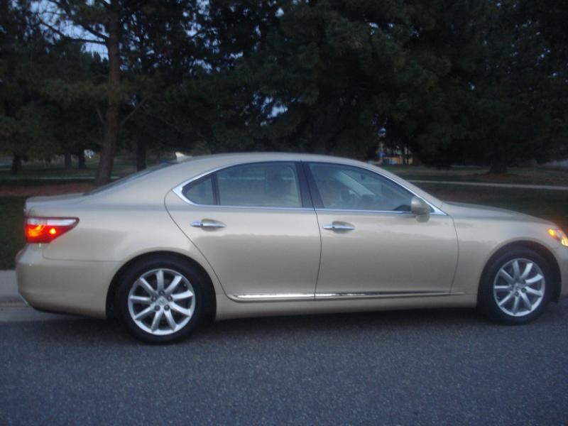 Lexus LS 460 Luxury Sedan 2007