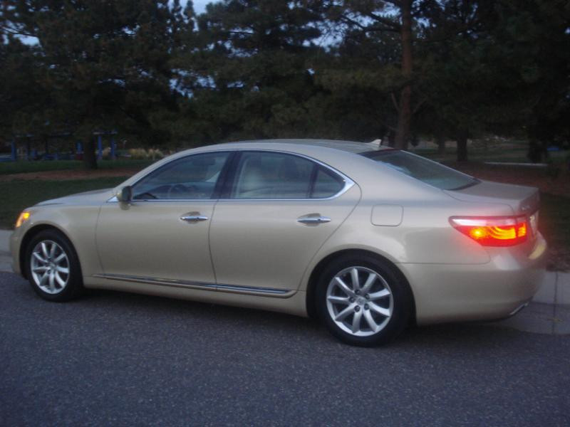 Lexus LS 460 Luxury Sedan 2007
