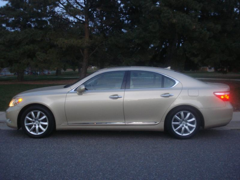 Lexus LS 460 Luxury Sedan 2007