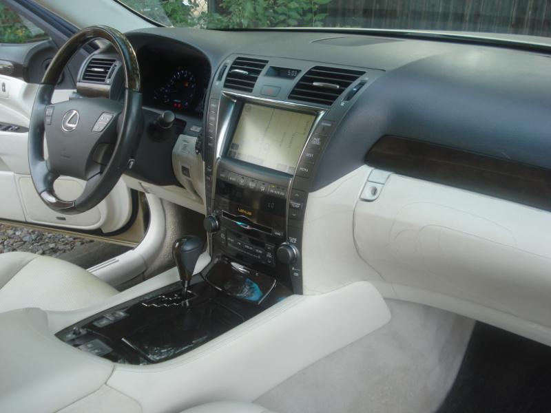 Lexus LS 460 Luxury Sedan 2007