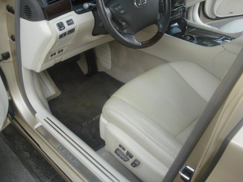 Lexus LS photo 18