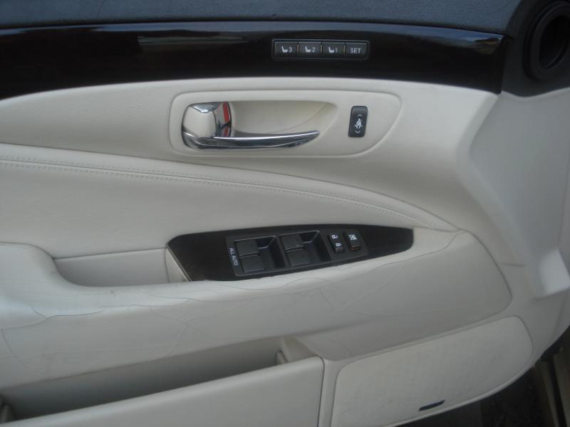Lexus LS photo 28