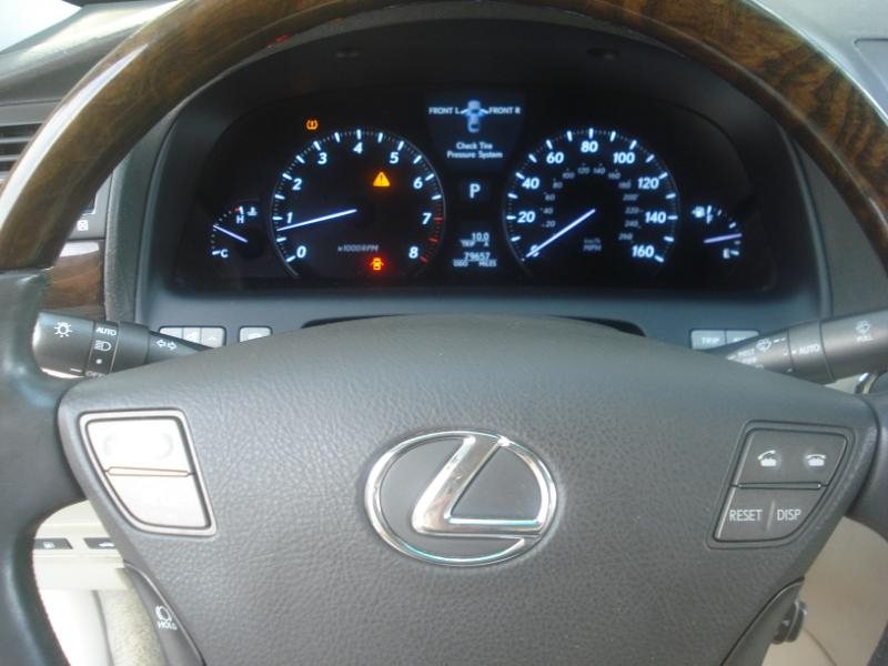 Lexus LS 460 Luxury Sedan 2007