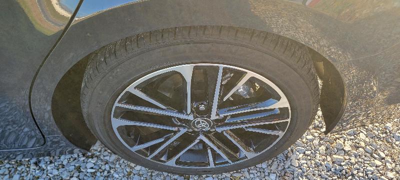 Toyota Camry Hybrid XLE 2025