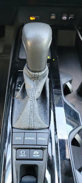 Toyota Camry Hybrid XLE 2025