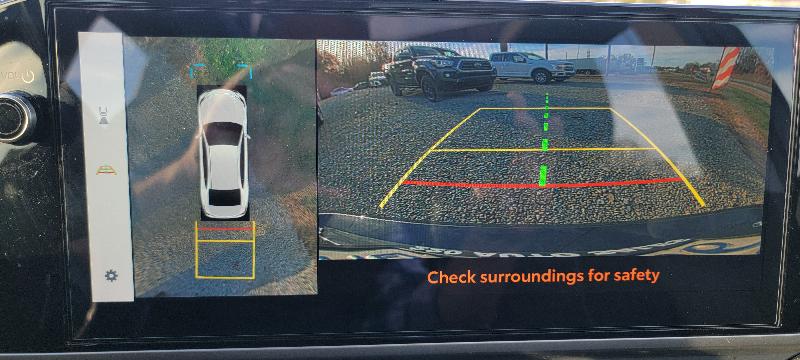 Toyota Camry Hybrid XLE 2025