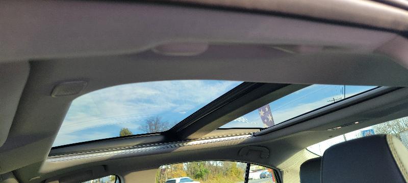 Toyota Camry Hybrid XLE 2025